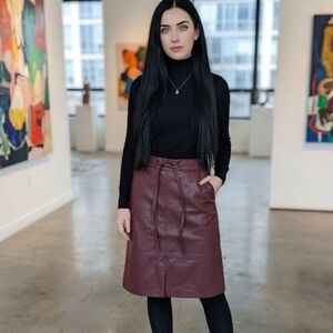 NWT Liz Claiborne Burgundy Faux Leather A-Line Midi Skirt Size 6!